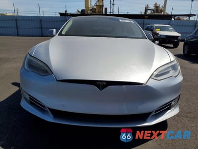 Piąte zdjęcie samochodu w środku: 2017 TESLA MODEL S VIN:5YJSA1E19HF232915 - miniatura