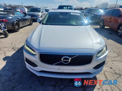 Piąte zdjęcie samochodu w środku: 2017 VOLVO S90 T5 MOMENTUM VIN:YV1102AK3H1010232 - miniatura