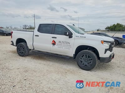 Czwarte zdjęcie samochodu z boku: 2025 CHEVROLET SILVERADO K1500 LT TRAIL BOSS VIN:3GCUKFEL1SG154572 - miniatura