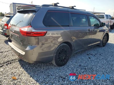 Trzecie zdjęcie samochodu z tyłu: 2017 TOYOTA SIENNA XLE 8-PASSENGER VIN:5TDYZ3DC2HS864068 - miniatura