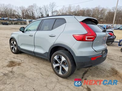 Drugie zdjęcie samochodu z przodu: 2025 VOLVO XC40 PLUS VIN:YV4L12UC1S2483609 - miniatura