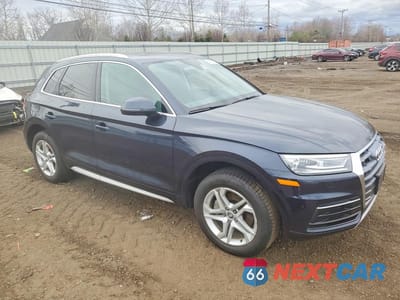 Czwarte zdjęcie samochodu z boku: 2019 AUDI Q5 PREMIUM VIN:WA1ANAFY8K2063597 - miniatura