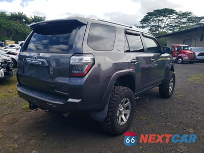 Trzecie zdjęcie samochodu z tyłu: 2015 TOYOTA 4RUNNER SR5 VIN:JTEBU5JR3F5233465 - miniatura