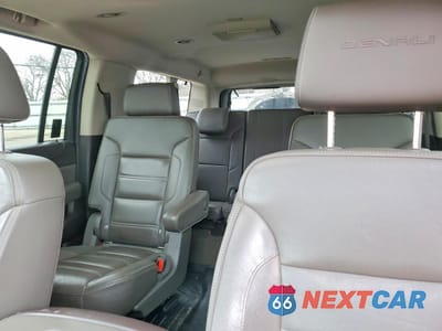 Zdjęcie 10 z 13 samochodu: 2018 GMC YUKON XL DENALI VIN:1GKS2HKJ9JR185240 - miniatura