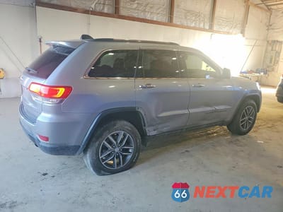 Trzecie zdjęcie samochodu z tyłu: 2018 JEEP GRAND CHEROKEE BASE 4XE VIN:1C4RJFBG4JC128467 - miniatura