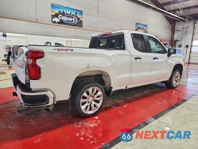 Trzecie zdjęcie samochodu z tyłu: 2019 CHEVROLET SILVERADO K1500 CUSTOM VIN:1GCRYBEH7KZ311904 - miniatura
