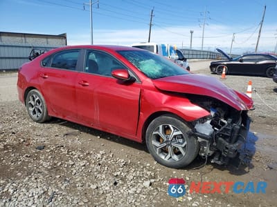 Czwarte zdjęcie samochodu z boku: 2021 KIA FORTE LXS VIN:3KPF24AD9ME363729 - miniatura