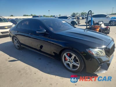 Czwarte zdjęcie samochodu z boku: 2018 MERCEDES-BENZ E 300 VIN:WDDZF4JB2JA307068 - miniatura