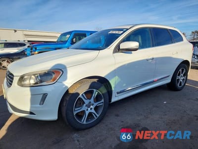 2015 VOLVO XC60 T6 PLATINUM YV4902RMXF2675650 - główne zdjęcie licytacji z USA - miniatura