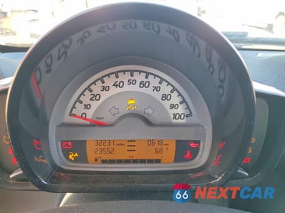 Zdjęcie 9 z 14 samochodu: 2014 SMART FORTWO PURE VIN:WMEEJ3BA0EK773817 - miniatura