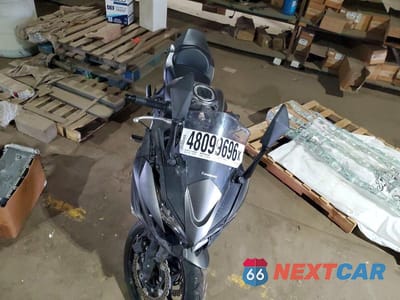 Piąte zdjęcie samochodu w środku: 2022 KAWASAKI EX650 N VIN:ML5EXEN14NDA74969 - miniatura