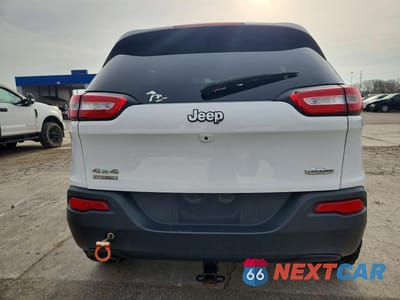 Zdjęcie 6 z 13 samochodu: 2016 JEEP CHEROKEE LATITUDE VIN:1C4PJMCB9GW144184 - miniatura