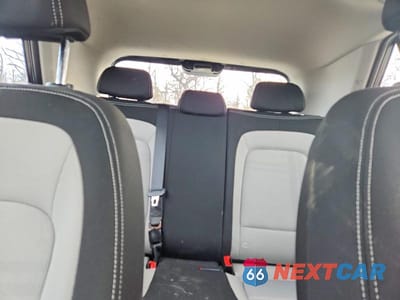Zdjęcie 10 z 14 samochodu: 2023 HYUNDAI VENUE SEL VIN:KMHRC8A35PU211747 - miniatura