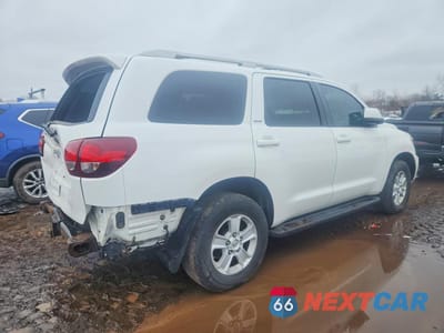 Trzecie zdjęcie samochodu z tyłu: 2018 TOYOTA SEQUOIA SR5 VIN:5TDBY5G19JS164472 - miniatura