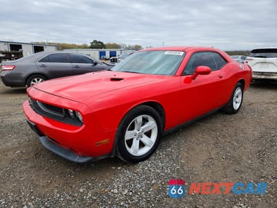 2014 DODGE CHALLENGER SXT 2C3CDYAG5EH213299 - główne zdjęcie licytacji z USA - miniatura
