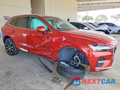 Czwarte zdjęcie samochodu z boku: 2023 VOLVO XC60 ULTIMATE VIN:YV4L12RF1P1346072 - miniatura