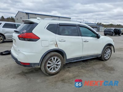 Trzecie zdjęcie samochodu z tyłu: 2017 NISSAN ROGUE SV VIN:5N1AT2MT2HC815883 - miniatura