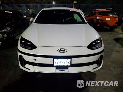 Piąte zdjęcie samochodu w środku: 2025 HYUNDAI IONIQ 6 SEL VIN:KMHM34AC2SA093346 - miniatura