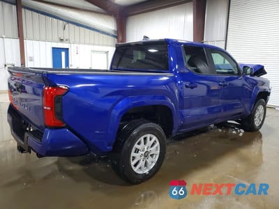 Trzecie zdjęcie samochodu z tyłu: 2025 TOYOTA TACOMA SR5 VIN:3TMLB5JN6SM112879 - miniatura