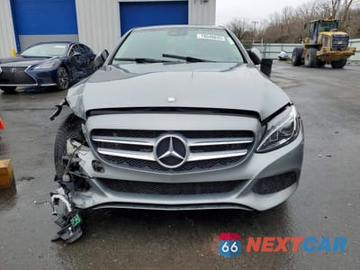 Piąte zdjęcie samochodu w środku: 2016 MERCEDES-BENZ C 300 4MATIC VIN:55SWF4KB3GU121629 - miniatura