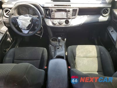 Zdjęcie 8 z 14 samochodu: 2018 TOYOTA RAV4 LE VIN:JTMZFREV4JJ729595 - miniatura