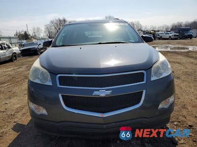 Piąte zdjęcie samochodu w środku: 2011 CHEVROLET TRAVERSE LS VIN:1GNKREED4BJ134490 - miniatura