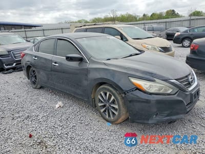 Czwarte zdjęcie samochodu z boku: 2017 NISSAN ALTIMA 2.5 SV VIN:1N4AL3AP4HC259230 - miniatura