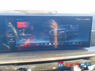 Zdjęcie 9 z 14 samochodu: 2025 BMW X5 M60I VIN:5UX33EU03S9X07151 - miniatura