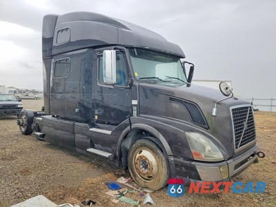 2009 VOLVO VN VNL 4V4NC9EJ79N277610 - główne zdjęcie licytacji z USA - miniatura