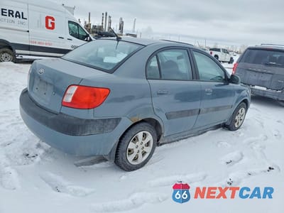 Trzecie zdjęcie samochodu z tyłu: 2008 KIA RIO BASE VIN:KNADE123686433473 - miniatura