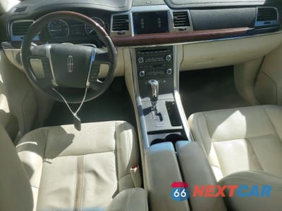 Zdjęcie 8 z 12 samochodu: 2009 LINCOLN MKS VIN:1LNHM93R59G622907 - miniatura