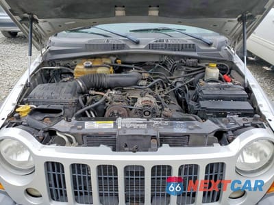 Zdjęcie 12 z 13 samochodu: 2005 JEEP LIBERTY SPORT VIN:1J8GL48K25W712459 - miniatura