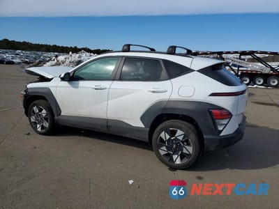 Drugie zdjęcie samochodu z przodu: 2025 HYUNDAI KONA SEL VIN:KM8HBCAB5SU236407 - miniatura