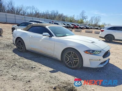 Czwarte zdjęcie samochodu z boku: 2018 FORD MUSTANG VIN:1FATP8UH8J5133395 - miniatura