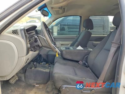 Zdjęcie 7 z 13 samochodu: 2014 GMC SIERRA 3500 HD UTILITY / SERVICE TRUCK VIN:1GT422C87EF153830 - miniatura