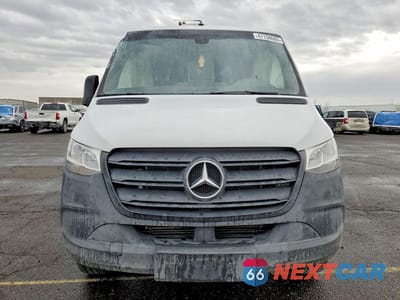 Piąte zdjęcie samochodu w środku: 2019 MERCEDES BENZ SPRINTER 2500 UTILITY / SERVICE VAN VIN:WD3PF0CD9KP037158 - miniatura