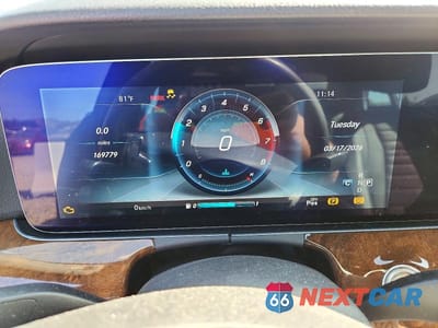 Zdjęcie 9 z 11 samochodu: 2017 MERCEDES-BENZ E 300 VIN:WDDZF4JB8HA041596 - miniatura