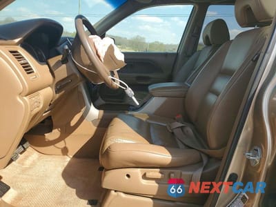 Zdjęcie 7 z 13 samochodu: 2006 HONDA PILOT EX VIN:5FNYF18576B009361 - miniatura