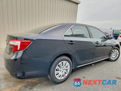 Trzecie zdjęcie samochodu z tyłu: 2013 TOYOTA CAMRY LE VIN:4T1BF1FK0DU659454 - miniatura