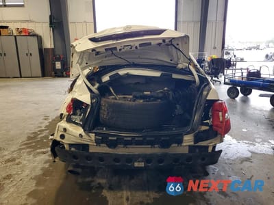 Zdjęcie 6 z 12 samochodu: 2013 MERCEDES-BENZ C 250 VIN:WDDGF4HB4DR268793 - miniatura
