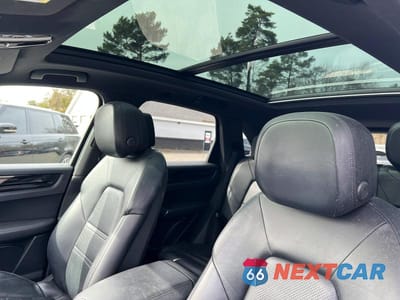 Zdjęcie 9 z 10 samochodu: 2019 PORSCHE CAYENNE VIN:WP1AA2AY3KDA00814 - miniatura