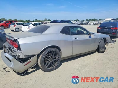 Trzecie zdjęcie samochodu z tyłu: 2009 DODGE CHALLENGER R VIN:2B3LJ54T69H572213 - miniatura