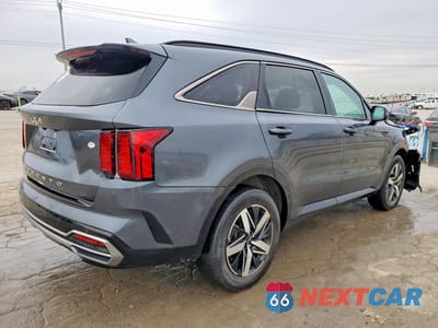 Trzecie zdjęcie samochodu z tyłu: 2022 KIA SORENTO S VIN:5XYRL4LC1NG092779 - miniatura