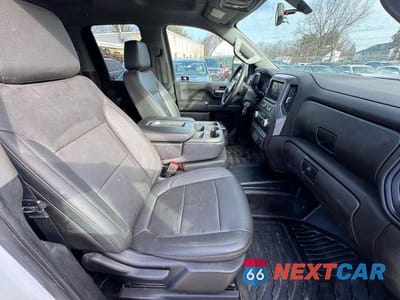 Piąte zdjęcie samochodu w środku: 2021 GMC SIERRA C2500 HEAVY DUTY VIN:1GD28LE79MF241644 - miniatura