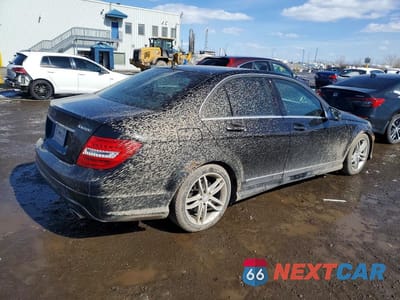 Trzecie zdjęcie samochodu z tyłu: 2013 MERCEDES-BENZ C VIN:WDDGF8AB6DA769216 - miniatura
