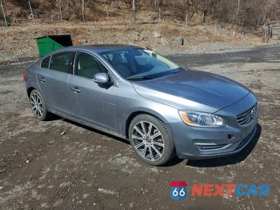 Czwarte zdjęcie samochodu z boku: 2018 VOLVO S60 PLATINUM VIN:LYV402TM6JB157676 - miniatura