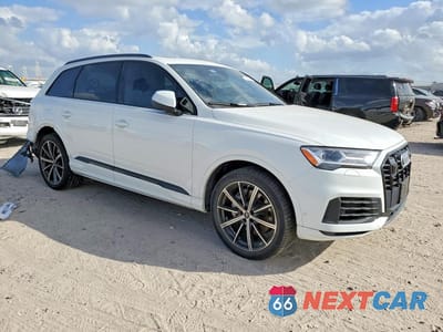 Czwarte zdjęcie samochodu z boku: 2022 AUDI Q7 PREMIUM PLUS VIN:WA1LXBF78ND013212 - miniatura