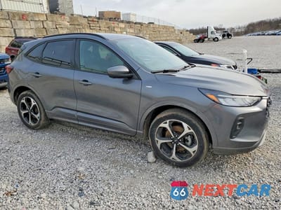 Czwarte zdjęcie samochodu z boku: 2023 FORD ESCAPE ST LINE SELECT VIN:1FMCU9NA2PUB39228 - miniatura