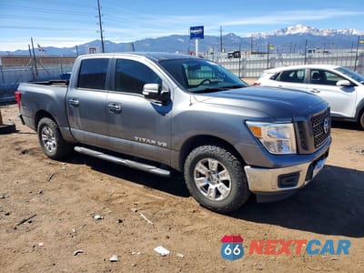 Czwarte zdjęcie samochodu z boku: 2019 NISSAN TITAN SV VIN:1N6AA1EKXKN504916 - miniatura