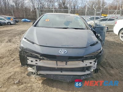 Piąte zdjęcie samochodu w środku: 2025 TOYOTA PRIUS LE VIN:JTDACAAU7S3060409 - miniatura